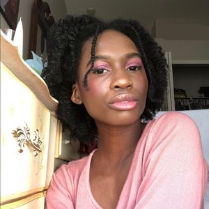 Meet your Posher, Maya